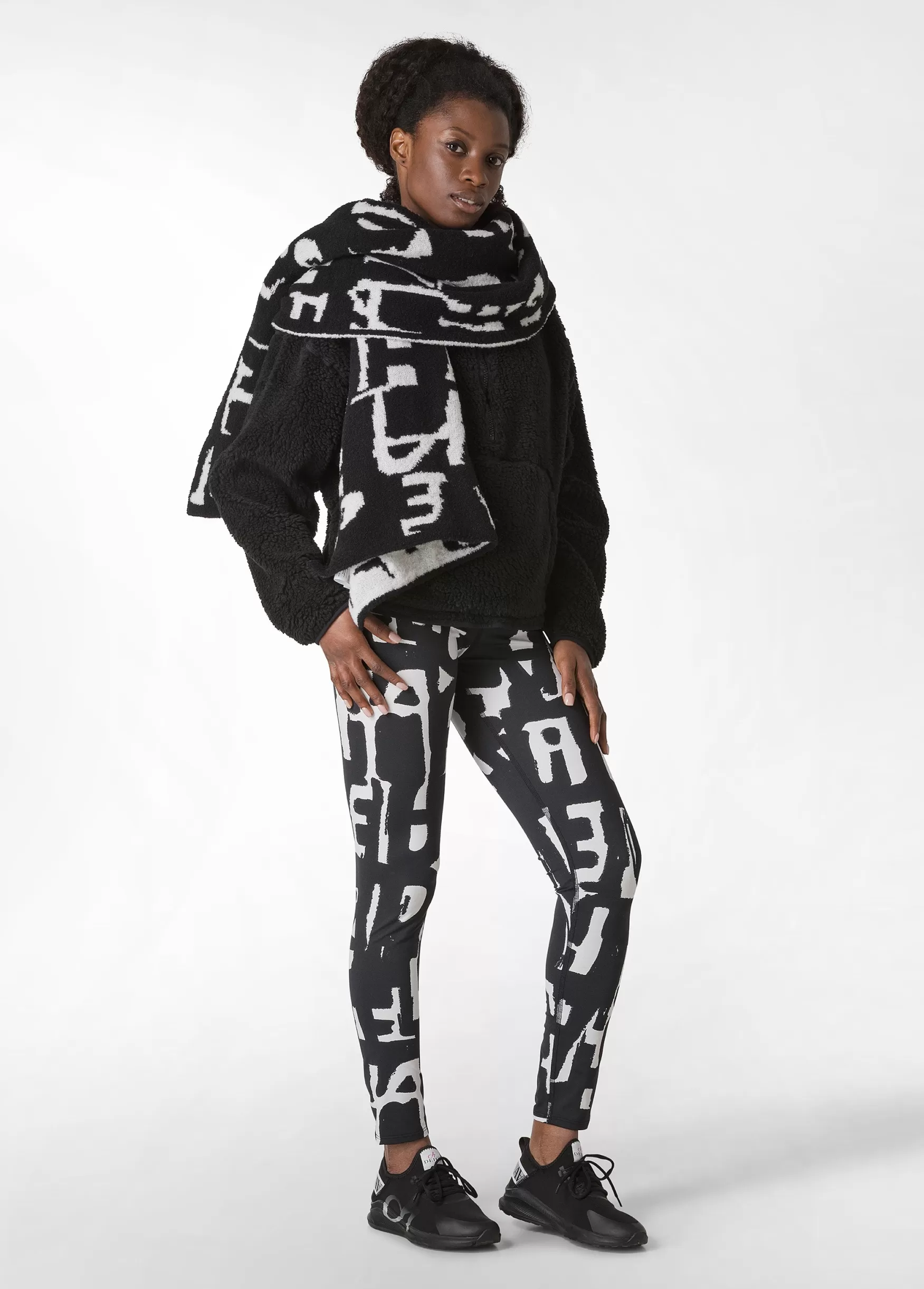 Best DEHA Lettering Jacquard Scarf Black